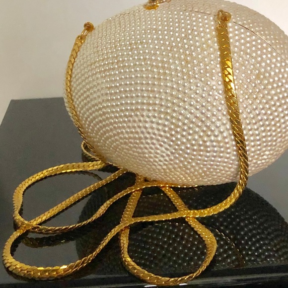 Pearl egg with amethyst clasp evening bag mint - Picture 7 of 12